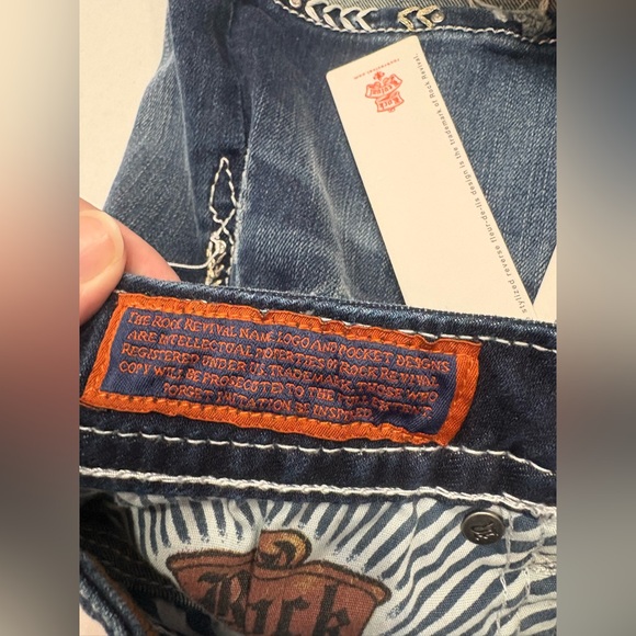 Rock Revival Erin denim jeans shorts size 31 with 3.5” inseam NWT - Picture 6 of 7